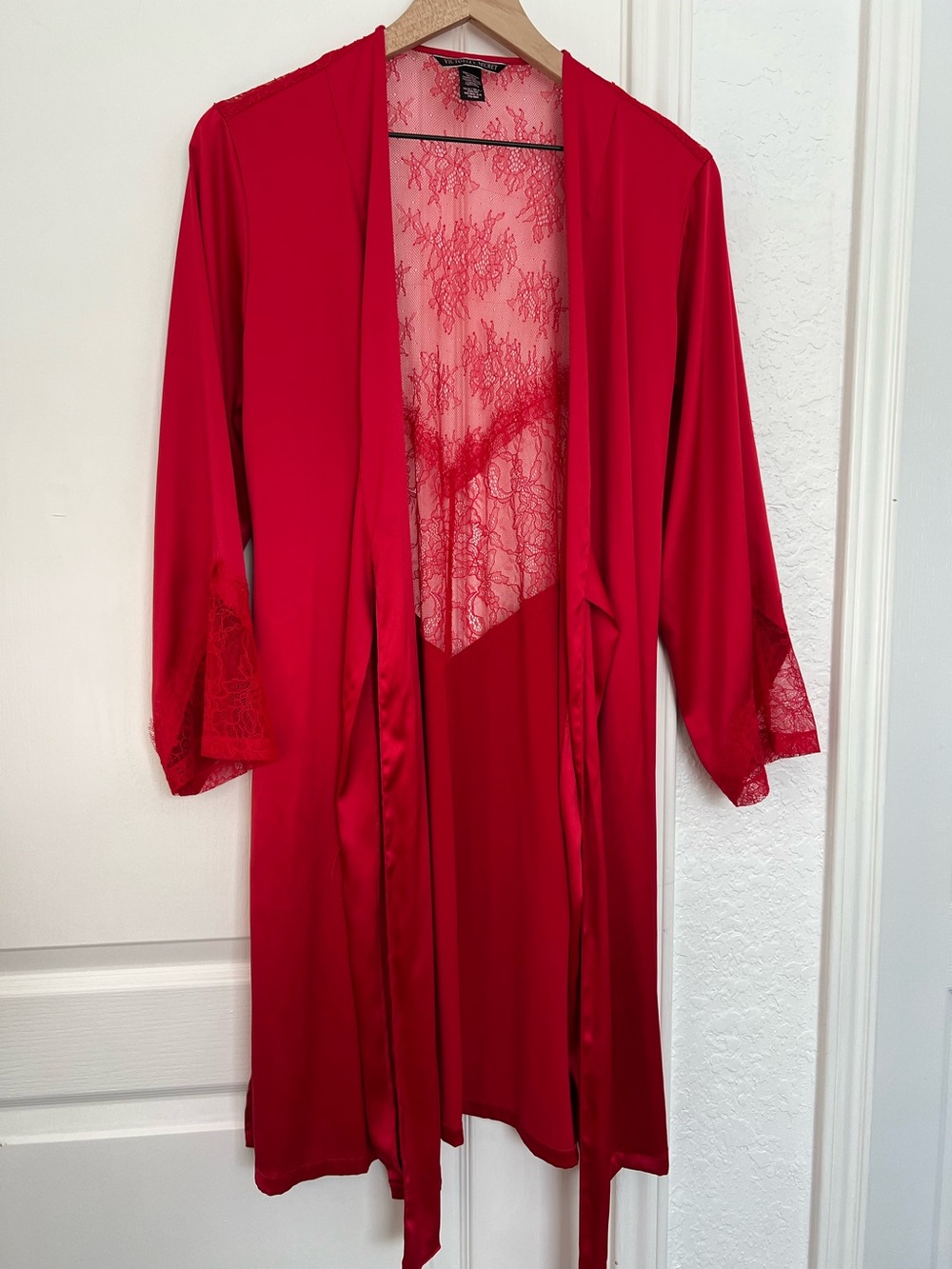 Victoria’s Secret Red Lace and Satin Kimono | XS/S